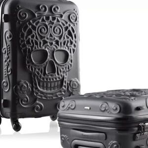 It Luggage 27" Skulls Hard Side Spinner Luggage